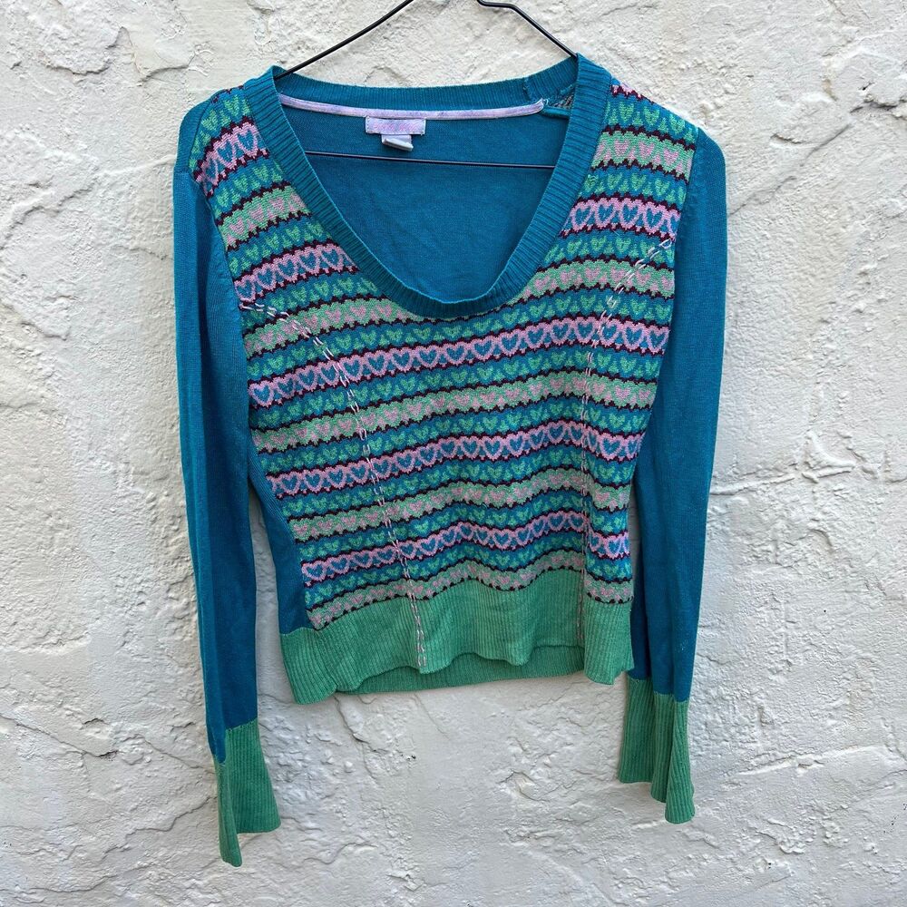 Sweater woman’s with heart stripped pattern and slightly cropped style sz M